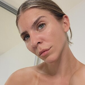 BELLA_ video