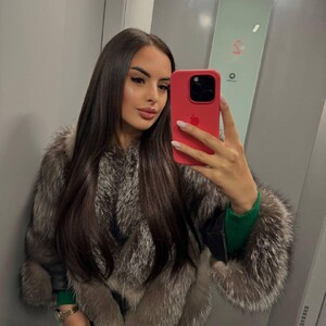 Alma_Luv webcam profile - Romanian