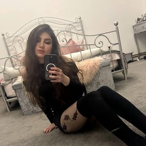 KiraCherry webcam livesex profile in no-answer cams