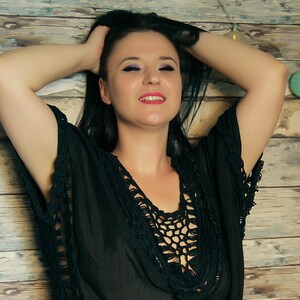 SensualCrissa Mature webcam from Romania
